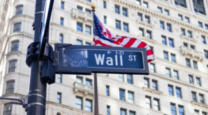 Acciones de EE. UU. caen mientras los inversores evalúan la incertidumbre de la Fed antes de resultados clave